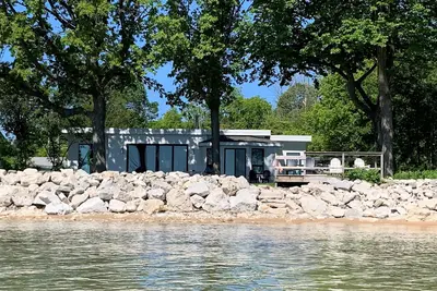 Image de Newly renovated home on Lake Michigan - heated pool- Ozaukee County