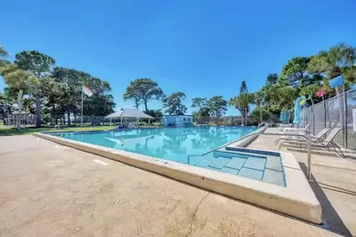 Beautiful Florida Home 3 Miles to Venice Beach