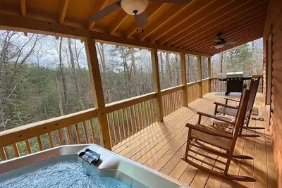 Image de Hiker’s Hideaway Cabin, Forest View, Hot Tub, Fast WiFi, Fireplace