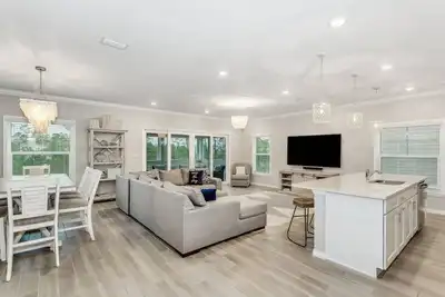 Image de Beautiful Villa in Lost Key | Ev Charger | Screened Balcony | Private Beach Club | Pools | Free Golf