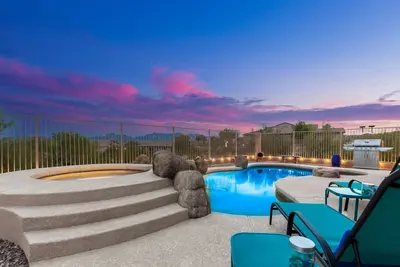 Image de Secluded Luxury Retreat with Heated Pool/Spa, Game Room and Nearby Golf & Hiking