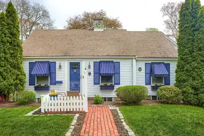Image de Cape Cod At It'S Best 4 Bdrm, 2. 5 Bath Centerville Village Home. Pet Friendly, Dogs Under 20 Pounds.