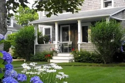 Image de Four Bedroom - Short Distance to Downtown Chatham --  2/10's mile to Oyster Pond Beach Area