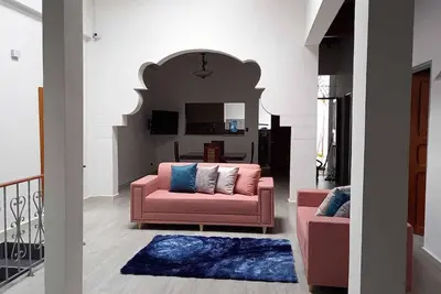 Image de House for Groups or Families in the center