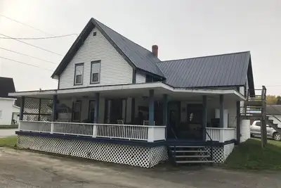 Image de Cozy, warm and lots of room!