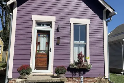 Image de 1870's Bungalow located in Fountain Square close to all Indy attractions.