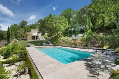 Image de Villa Lourmarin avec Piscine