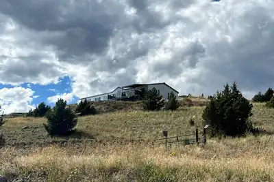 Image de Yellowstone Paradise Valley Mountain Escape 20 Acres Epic Views