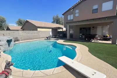 Summer home with diving pool 30 day minimum rental