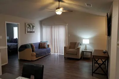 Image de Home in Nw Austin 2 Br 2 Ba Private Parking Private Patio Pet Stays for Free!