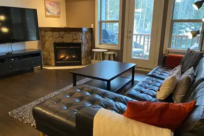 Image de 2 Bedrooms Sleeps 4 Adults l A/C