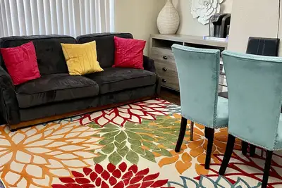 Image de 1 Bedroom 1 Bath 5 minutes drive to  The Strip, Pet Friendly unit 5