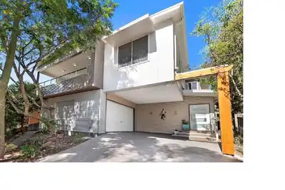 Image de Resort Style Living and Bay Views - Batehaven