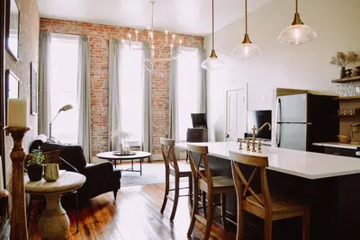 Image de Modern, Historic Loft Overlooking Downtown