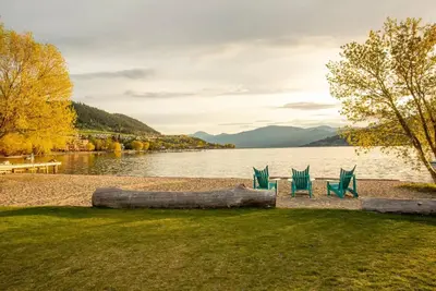 Image de Cozy Condo Steps to Lake