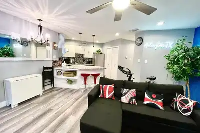 Image de 2Bd/2Ba condo 2mi to At&T Stadium, 6Flags, Tx Rangers