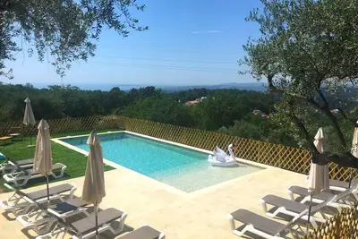 Image de Splendide villa - vue mer et nature - piscine au calme - climatisation