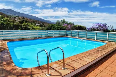Image de An ideal place to rest among avocado trees and ocean views.