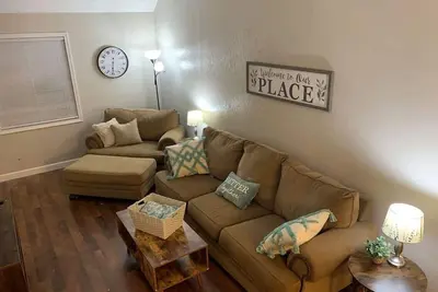 Pet Friendly! Quiet, Conveniently Located!