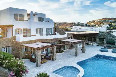 Image de Vibrant Villa w/ private pool & Sunrise Views - 2024 Renovation