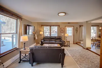 Image de Downtown Lincoln House with Slope Views!