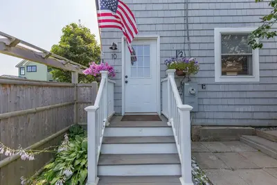 Image de 4 bedroom cottage 1 minute walk to Higgins Beach