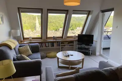 Ambleview - fell views with balcony and private parking in central Ambleside.