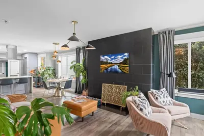 Casa Ballard Main -Mid-Century Modern House