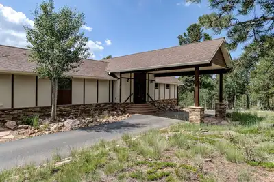 Image de Incredible Mountain Home, Pikes Peak View, 21 acres!