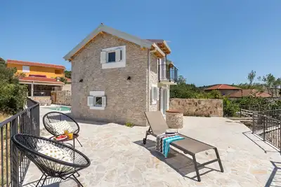 Image de Peaceful stone nest with private heated pool