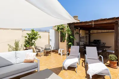 Image de 3 bedroom apartment with private rooftop terrace