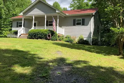 Image de Mountain Retreat near Hiking, Wineries, History