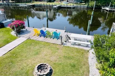 Image de Waterfront! Game Room, Hot Tub, Kayaks, Comm Pool, Theater Room, Fire Pit, Dogs Ok
