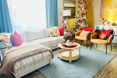 Image de Cozy unit Baby&Kid Friendly*Close to U ofA*Fireplace*