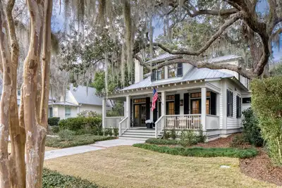 Wilson Village 4 Bd Beautifully Decorated Home!