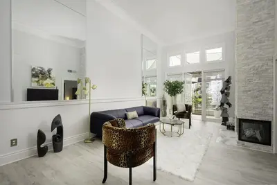 Image de Cloud Nine • Comfort & Elegance <br>Penthouse Condo