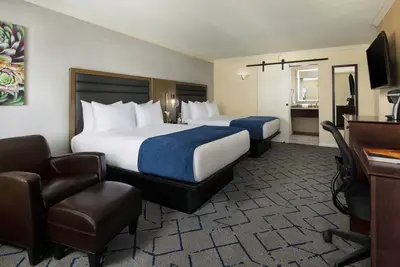 Image de 4 Charming Units w/5 Pools, Spa, Hiking Trails, Tennis, Free Shuttle Service