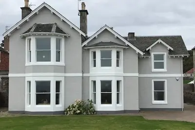 Image de Beachfront 3 bedroom ground floor luxury holiday apartment in North Berwick with parking