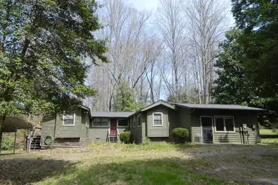 Image de Primo location, Unique layout with lots of privacy, bring your pup!