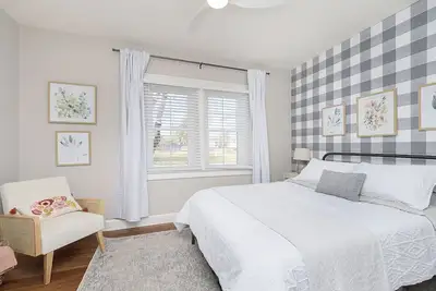 Image de Cozy Bungalow - walk to Broadripple Ave. and Monon