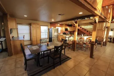 Image de Superb view Lake Ellsworth! Log cabin in the country.