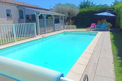 Image de Villa avec grande piscine près de Nîmes