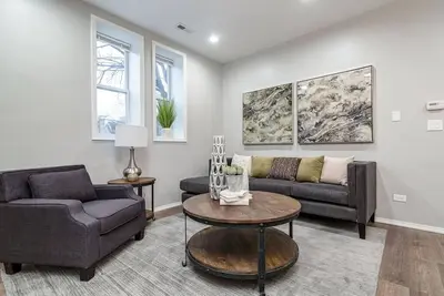 Image de Suite 1 on Southport 4 Queen Beds!