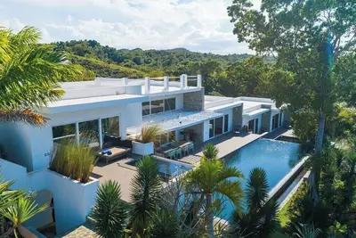 Image de V17 Casa Quivira · Huge waterfall pool with jet tub & 180° oceanview
