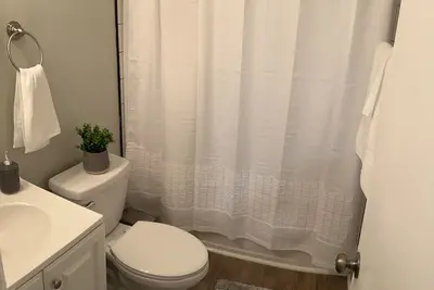 Image de 7mi to MidCity Ent District! - Family-sized house w/ game room