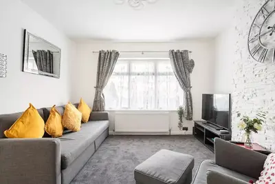 Image de Moydom- Cosy one bed apartment- 2 mins from Gants Hill Tube station