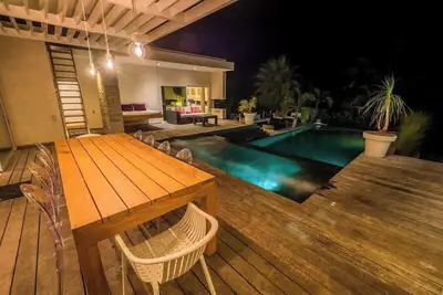Image de V06 Casa Corazón · 3-level black pool Villa W/ jet tub & rooftop