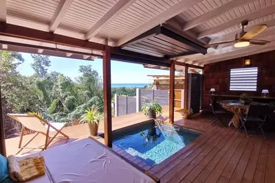 Image de Kanel-Villa de charme, romantique, vue mer