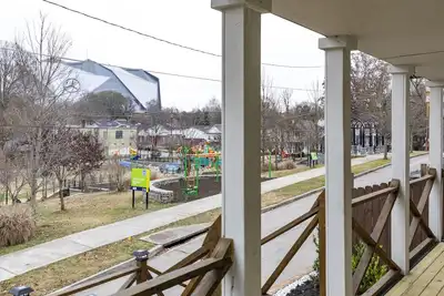 Image de Modern Home Minutes Walk to  Mercedes Benz Stadium/Gwcc