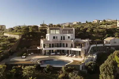 Image de Charming Villa with fabulous sea views